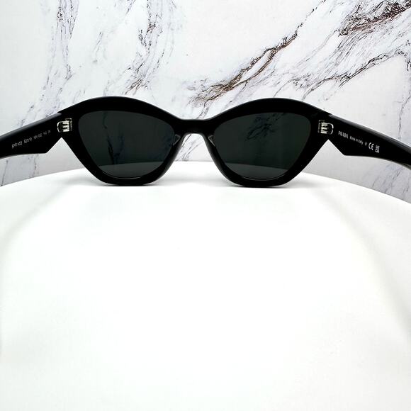 New PRADA Sunglasses Black Butterfly Cat Eye Logo Symbole Logo New main image 16